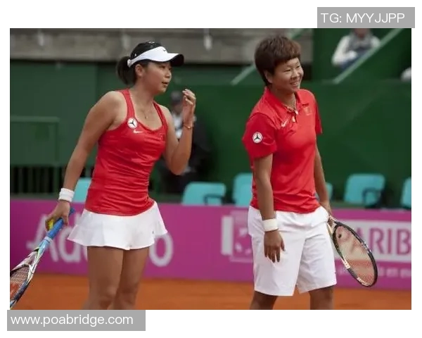 重庆网球队配合风格深度对比分析及战术启示 重庆网球队配合风格深度对比分析及战术启示