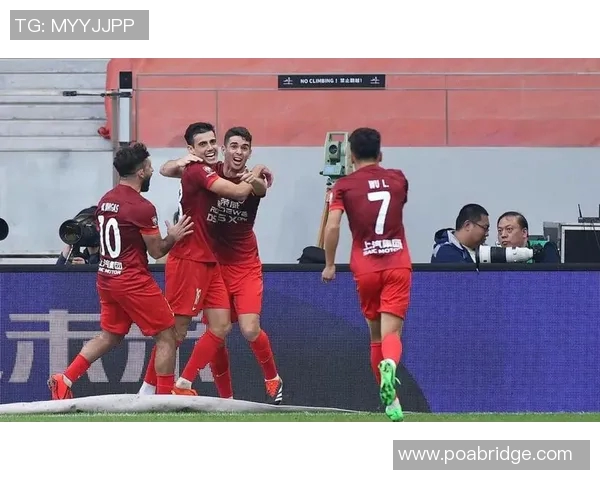 2020年国足与上港激战回顾:激情碰撞与未来展望的精彩瞬间 2020年国足与上港激战回顾:激情碰撞与未来展望的精彩瞬间